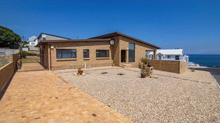 4 Bedroom Property for Sale in De Kelders Western Cape